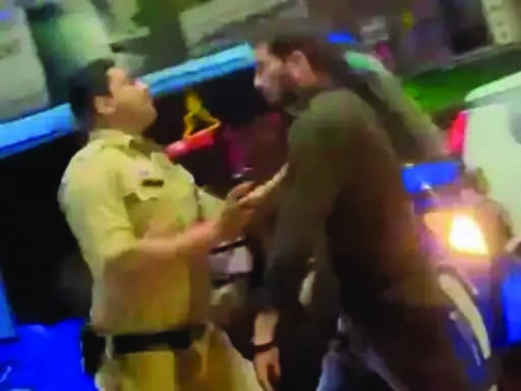 वाहन चेकिंग के दौरान पूर्व सरपंच और साथी ने की बदंगई, थाने ले जाकर पुलिस ने की पिटाई