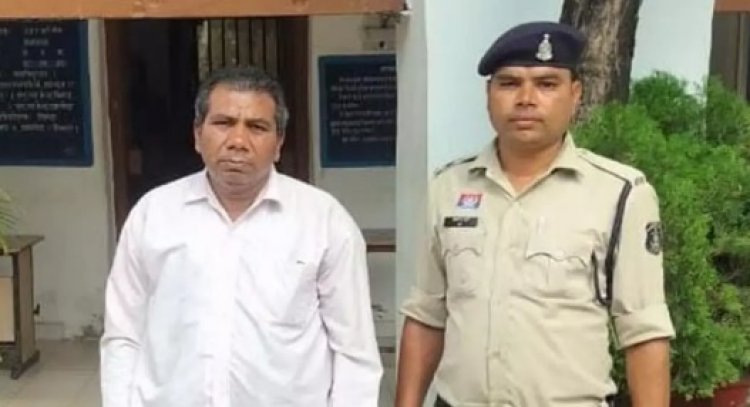 छात्राओं से छेड़छाड़ करने वाला शिक्षक गिरफ्तार