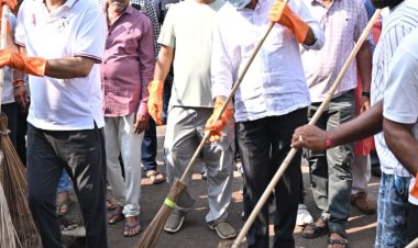 राजस्व मंत्री श्री टंक राम वर्मा ने खेल मैदान में सफाई कर दिया स्वच्छता का संदेश