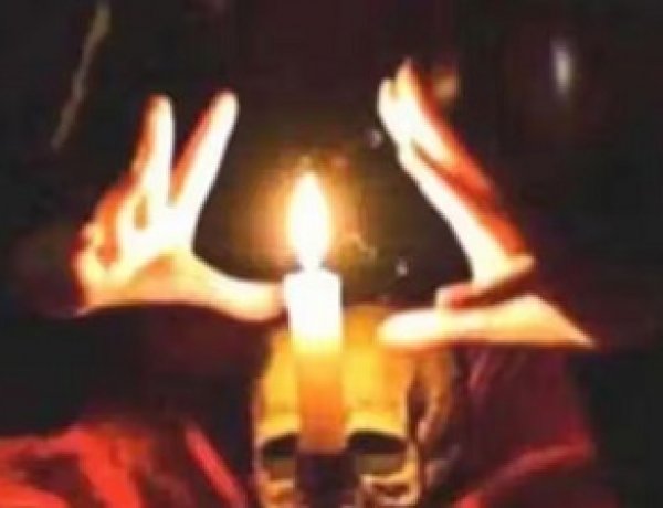 महिला तांत्रिक ने 5 लाख की ठगी की, फरार