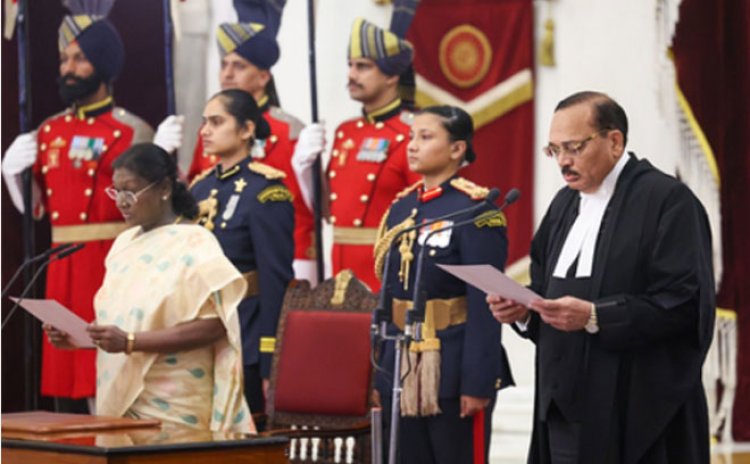 मुख्य न्यायाधीश जस्टिस सूर्यकांत ने ली शपथ