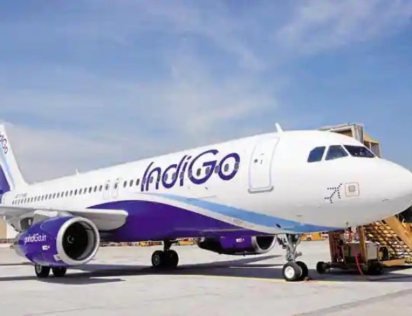 इंडिगो ने बढ़ाई यात्रियों को परेशानी, 500 से ज्यादा उड़ानें रद्द