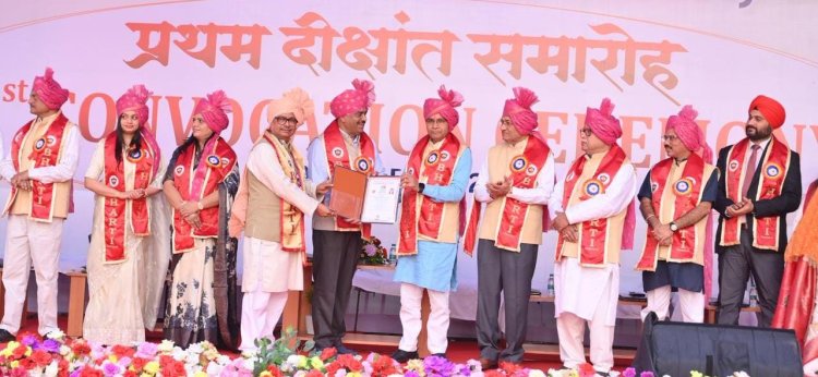 भारती विवि के प्रथम दीक्षांत समारोह में शामिल हुए उच्च शिक्षा मंत्री वर्मा