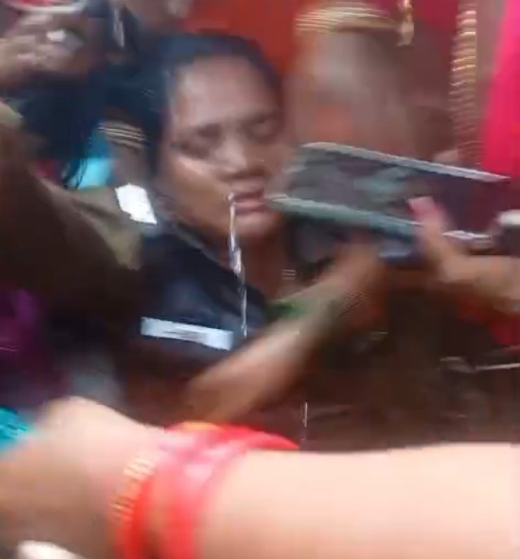 तमनार में पुलिस की टीम पर हमला: TI घायल, बस-कार फूंकी