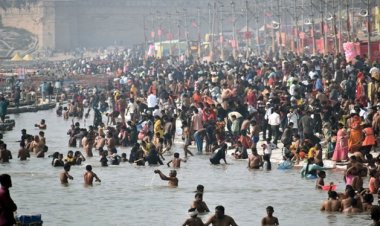 प्रयागराज माघ मेले में उमड़ी श्रद्धालुओं की भारी भीड़