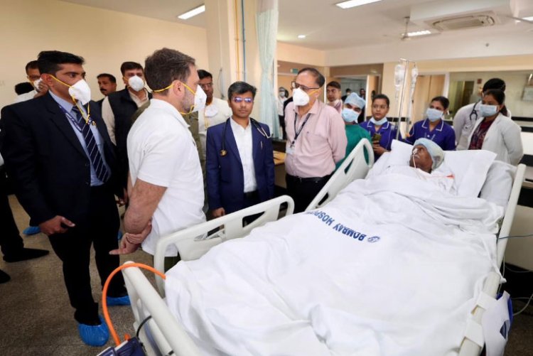 राहुल गांधी ने इंदौर के दूषित जल पीड़ितों से मुलाकात की