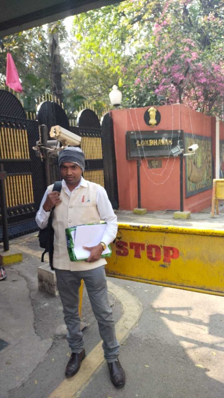 महाविद्यालयीन अतिथि व्याख्यात्ताओं की सेवा शर्तों में सुधार एवं मांगों के निराकरण हेतु आवेदन।*