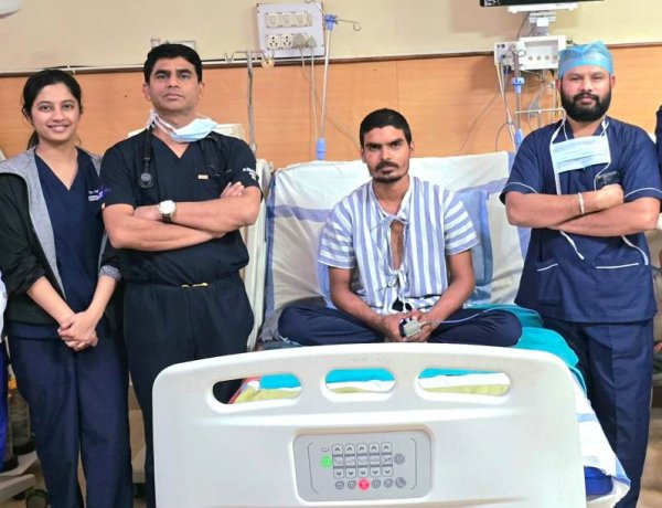 चाक़ू से कटी मुख्य धमनी, मेकाहारा के चिकित्सकों ने बचाया मरीज का हाथ