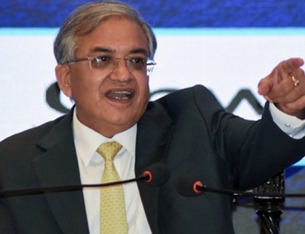 200 सांसदों ने मुख्य चुनाव आयुक्त को हटाने वाले नोटिस पर किए दस्तखत