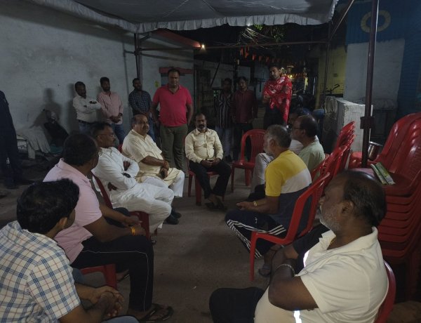 खल्लारी रोपवे दुर्घटना : आयुषी धावरे के निधन पर विधायक पुरंदर मिश्रा ने जताया गहरा शोक, परिजनों से मिलकर दी सांत्वना, हर संभव सहायता का दिया आश्वासन