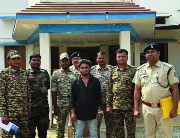 बात बंद करने पर बौखलाया युवक: युवती पर चाकू से हमला, आरोपी गिरफ्तार