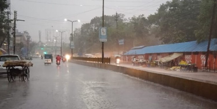 तेज गर्मी के बीच राजधानी में फुहार, लोगों को थोड़ी राहत