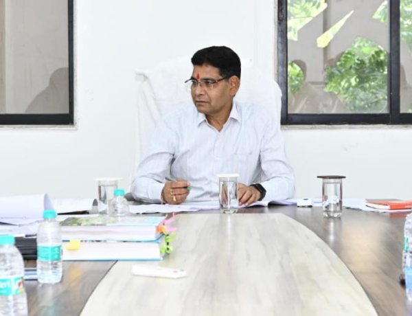 सुशासन, पारदर्शिता और समयबद्ध तरीके से जनहितैषी कार्यों को पूरा करने सरकार प्रतिबद्ध-मंत्री श्री टंक राम वर्मा