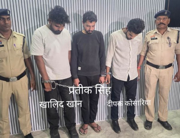 थार में चिट्टा बेचने निकले तीन आरोपी गिरफ्तार, 11 लाख का सामान जब्त