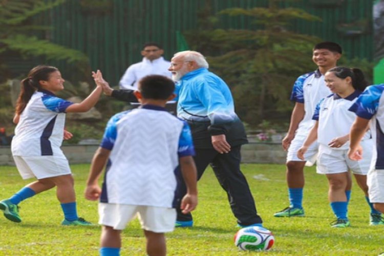 पीएम मोदी ने युवा खिलाड़ियों को दिया कड़ी मेहनत का मंत्र