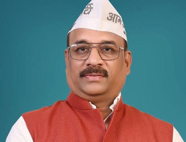 आदिवासी परिवार को न्याय दिलाने आम आदमी पार्टी करेगी पिथौरा थाने का घेराव-आम आदमी पार्टी  आरोपी की तत्काल गिरफ्तारी की मांग  आरोपी को पुलिस द्वारा दिया जा रहा है सरंक्षण