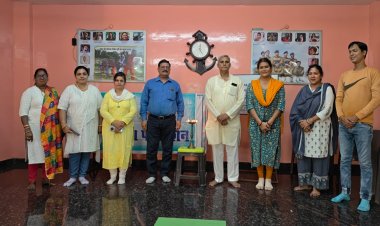 12वाँ अंतर्राष्ट्रीय योग दिवस के उपलक्ष्य में प्रत्युषा फाउंडेशन रायपुर छत्तीसगढ़ संग गरिमा गृह सरोना के द्वारा दिव्यता का योग * आयोजन किया