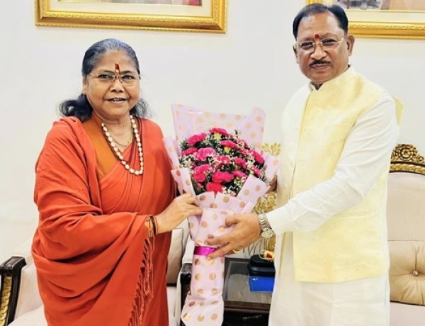 मुख्यमंत्री साय से राष्ट्रीय पिछड़ा वर्ग आयोग की अध्यक्ष साध्वी निरंजन ज्योति ने की सौजन्य भेंट