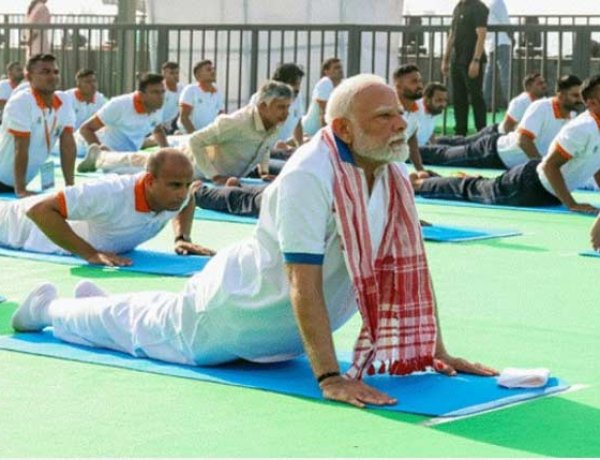 पीएम मोदी के साथ कोलकाता के 10 लाख लोग करेंगे योगा