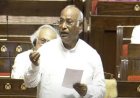 सरकार ताकत का इस्तेमाल करके बच्चों की आवाज दबा रही : खड़गे