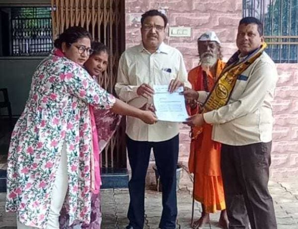 नकटी मामले में विधायक से आवास नहीं स्वीकारने की सहमति लेने पहुंची आम आदमी पार्टी