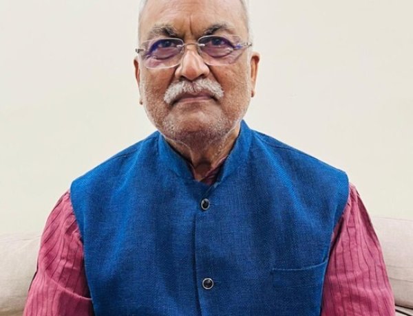 कुलपति में हिम्मत है तो स्वयं के और चयनितों के बैंक खातों और मोबाइल नंबर के काल रिकॉर्ड की जांच कराए.... उमाशंकर शुक्ला