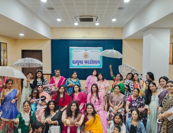 रिमझिम रिमझिम बारिश में  वेलकम मानसून का  प्रत्युषा फाउंडेशन रायपुर छत्तीसगढ़ द्वारा वृंदावन हॉल सिविल लाईन में वेलकम मानसून बॉलीवुड थीम पर कार्यक्रम का आयोजन किया गया ...