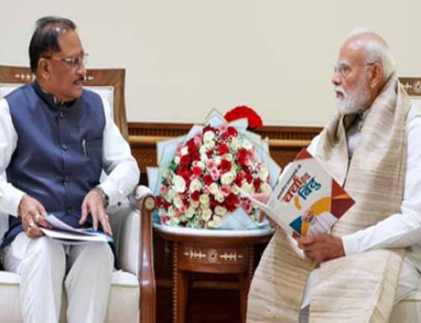 बस्तर के कायाकल्प की योजना को लेकर पीएम मोदी से मिले सीएम साय