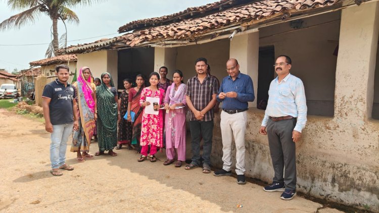 सामाजिक अंकेक्षण कार्यों का जायजा लेने ग्राम पंचायत पोड़ी पहुंचे संचालक डॉ. सिंगरौल, किया औचक निरीक्षण