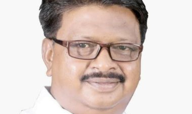 विश्व आदिवासी दिवस पर सियासत गरम: ‘आदिवासी मुख्यमंत्री आखिर आदिवासी समाज के सबसे बड़े दिन पर प्रदेश से दूर क्यों?’