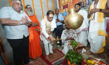 मुख्यमंत्री ने बाबा कर्मेश्वर का किया जलाभिषेक, प्रदेशवासियों की सुख-समृद्धि की कामना की