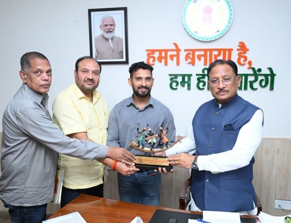 छत्तीसगढ़ के युवाओं का वैश्विक डंका: स्वदेशी 'Voice AI' तकनीक पर आधारित "रेडियो संगवारी" अलेक्सा स्किल का मुख्यमंत्री ने किया ऐतिहासिक शुभारंभ