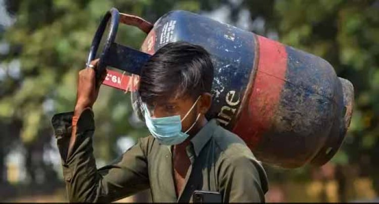 कमर्शियल LPG सिलेंडर की कीमतों में 200 रुपये से ज्यादा की कटौती