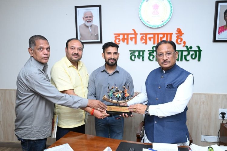 छत्तीसगढ़ के युवाओं का वैश्विक डंका: स्वदेशी 'Voice AI' तकनीक पर आधारित "रेडियो संगवारी" अलेक्सा स्किल का मुख्यमंत्री ने किया ऐतिहासिक शुभारंभ
