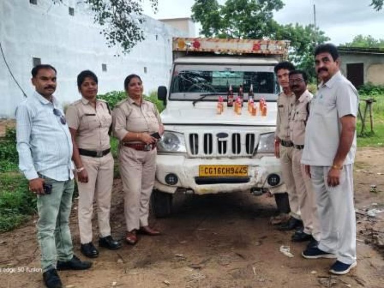 ’पिकअप से अवैध शराब बेच रहे आरोपी को आबकारी विभाग ने किया गिरफ्तार’