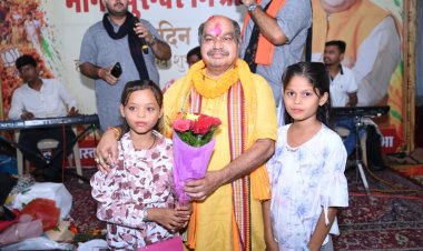 जन्मदिन पर शुभकामनाएं देने उमड़ी भीड़, विधायक पुरन्दर मिश्रा ने जताया आभार  पुरन्दर मिश्रा के जन्मदिन पर जुटे जनप्रतिनिधि, कार्यकर्ता और नागरिक, स्नेह व शुभकामनाओं से अभिभूत हुए विधायक