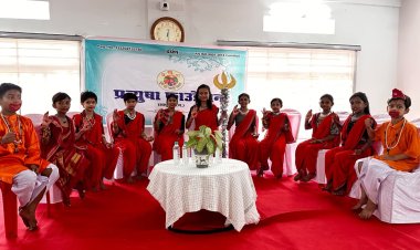 दिव्यरूपेण गरबा कन्या पूजन कन्या भोज का भव्य आयोजन किया प्रत्युषा फाउंडेशन ने