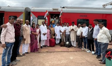 वोट बचाओ, देश बचाओ महारैली में शामिल होने दिल्ली रवाना हुए कांग्रेसी