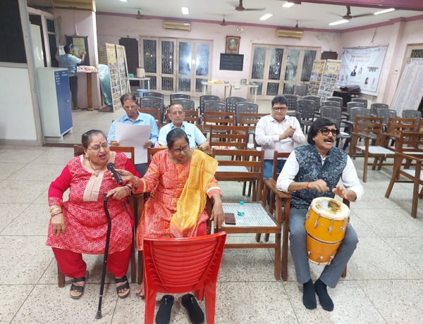 " भक्ति और उल्लास से सजी रोटरी क्लब ऑफ रायपुर की माता रानी भजन संध्या"