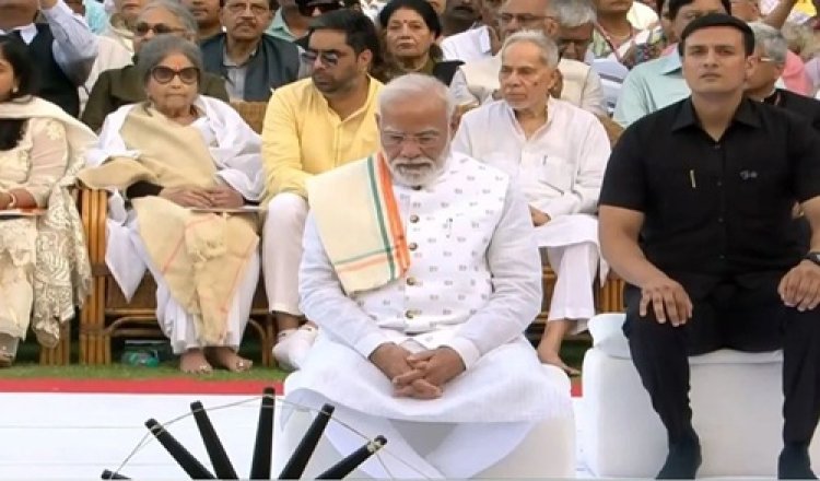 राजघाट पर आयोजित सर्व-धर्म प्रार्थना में शामिल हुए पीएम मोदी, शास्त्री जी को भी किया नमन